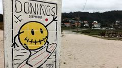 En la imagen, el nuevo Makako de Ferrol Mola, al principio del camino de acceso a la playa de Doni�os