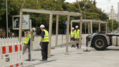 Instalaci�n de las nuevas marquesinas de los Cantones