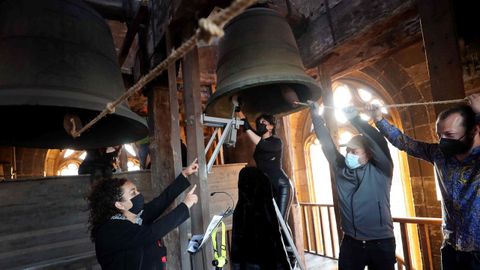  Siete campanas ubicadas en edificios emblem�ticos del casco hist�rico de Oviedo han ta�ido en un concierto pr�logo de la primera Semana Profesional de las Artes de la capital asturiana