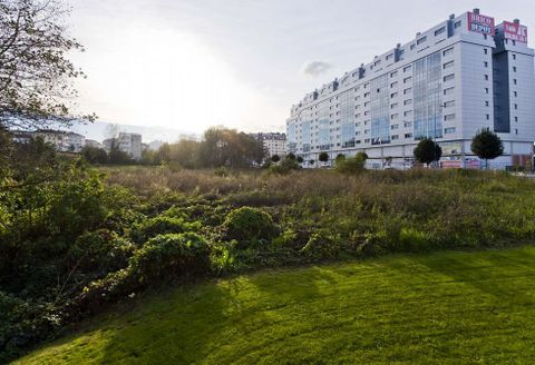 En la imagen, los terrenos donde se ubicar� el futuro centro de salud naron�s. 