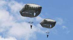 Paracaidistas.