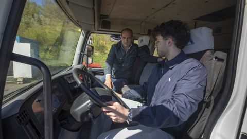 Jes�s Cernadas se dirige a un alumno en una clase la semana pasada en Santiago.