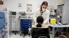 Vacunaci�n antigripal en ni�os, el pasado 5 de diciembre en el Hospital Provincial de Pontevedra