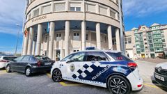 Foto de archivo de un coche patrulla de la Polic�a Local de Pontevedra en los juzgados de A Parda