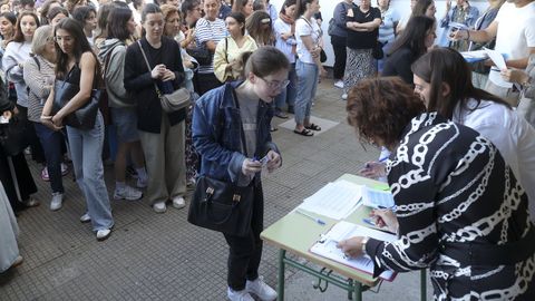 Candidatos accedendo &aacute;s probas selectivas do pasado ver&aacute;n en Santiago