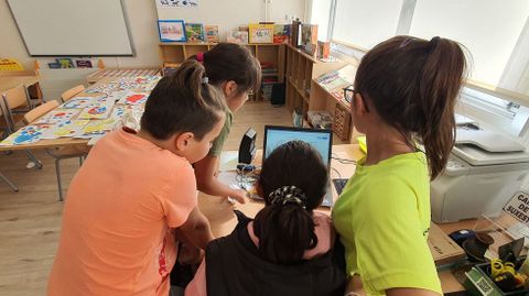Estudiantes en el colegio de Sober