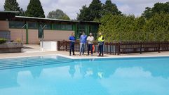 La piscina de Lal�n, el d�a de su apertura