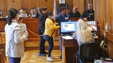 Juicio, en la Audiencia de Pontevedra, contra cuatro clanes de la droga de o Vao