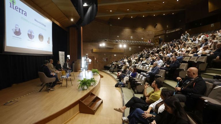 La presentaci�n oficial, celebrada anteayer en el auditorio de Veterinaria, cont� con presencia de investigadores y de responsables de asociaciones y de empresas interesadas en colaborar con el iTERRA