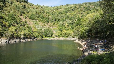 En la desembocadura del Mao en el Sil hay una zona de bao apreciada por vecinos y visitantes