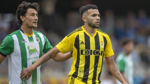 Nico Schiappacasse, durante el amistoso entre Racing y Oviedo