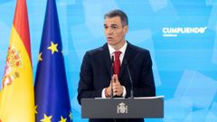 El presidente del Gobierno, Pedro S�nchez, durante una rueda de prensa, en el Palacio de la Moncloa. Ha hecho balance del curso pol�tico y ha presentado el informe peri�dico de rendici�n de cuentas �Cumpliendo�
