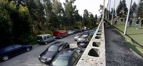 La acumulaci�n de partidos el fin de semana convierte Berd�n en un caos de circulaci�n rodada y complicado estacionamiento.