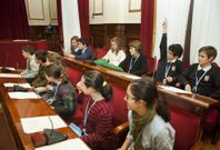 Los peque�os ocuparon los sillones de los ediles en el pleno. 