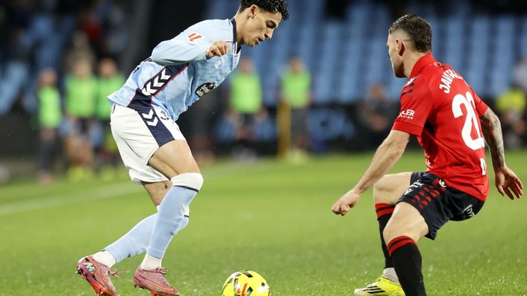 Jones El-Abdellaoui y Javi Gal�n, en el �ltimo Celta-Osasuna.