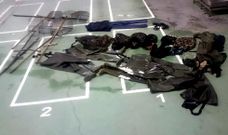 Parte de los aparejos, el marisco y los trajes requisados en el operativo.