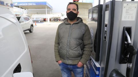 Manuel Nez, repartidor de Lugo, explic que el gasto mensual en combustible subi de 700 a 1.200 euros en apenas tres meses.