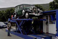 El veh�culo fue la sensaci�n en la ITV m�vil instalada estos d�as junto al hospital de Cee. 