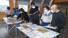 El jurado del concurso carball�s de postal y cartel navide�o se reuni� ayer para decidir los premiados
