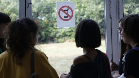 Imagen de archivo del 2028, en un instituto�de Oleiros.