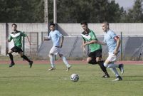 Un instante del duelo del pasado curso entre los celestes y el Esclavitud, en A Fieiteira
