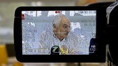 C�sar Mosquera, este mi�rcoles, siendo grabado por una c�mara en el desayuno informativo que comparti� con los medios de comunicaci�n.