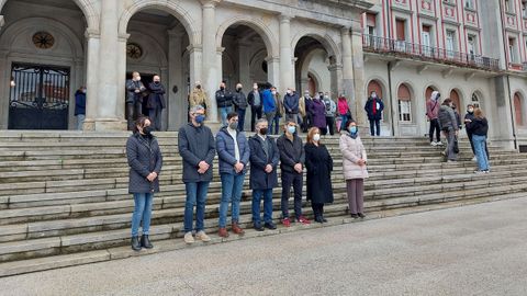 Minuto de silencio en el Concello de Ferrol por el naufragio del Villa de Pitanxo.