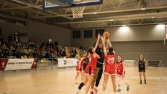 Las vilagarcianas completan el fin de semana perfecto ganando el s�bado al l�der Maristas y el domingo al Manresa