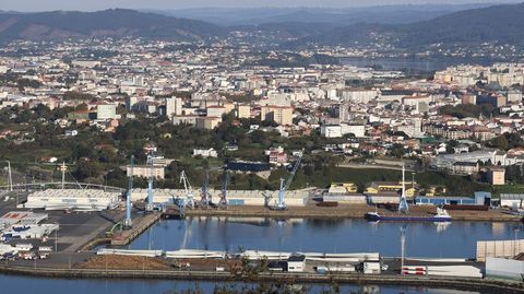 Vista de los muelles Fernndez Ladreda de Ferrol, en foto de archivo.