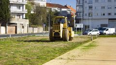 Una de las compactadoras que trabajan en la zona edificable de la urbanizacin