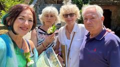 Pilar del R�o, viuda de Saramago, y Pedro Pi�eiro, en el pazo Quinteiro da Cruz, donde se ha plantado un olivo en memoria del premio nobel