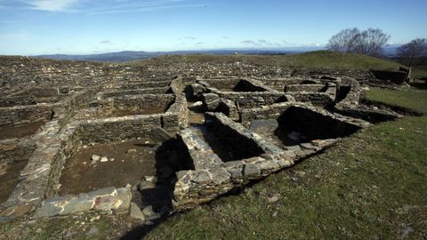 El castro de Castromaior destaca por su buena conservacin y las vistas del centro de la provincia de Lugo