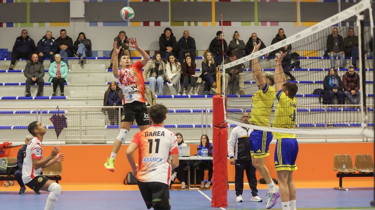 Duro tropiezo para un Volei Dumbría que no reacciona (0-3)