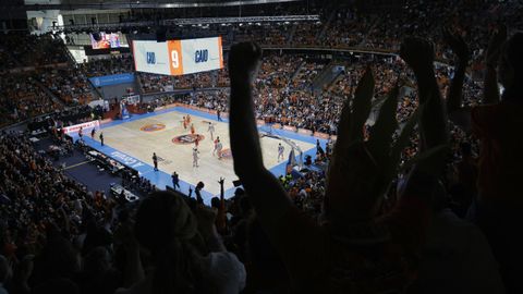 M�s de nueve mil aficionados presenciaron el derbi en el Coliseum