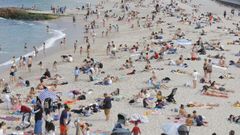 La playa de Riazor, a principios de abril