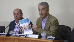 Valent�n Garc�a presentou o documento no Parlamento Galego