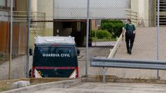 Un furgn de la Guardia Civil traslad el lunes a Santos Cerdn a la prisin de Soto del Real.