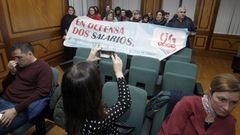 Una protesta de las trabajadoras del servicio en un pleno municipal, en febrero del 2017