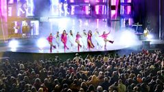 Actuaci�n de la orquesta Par�s de Noia que cierra las fiestas de Melide