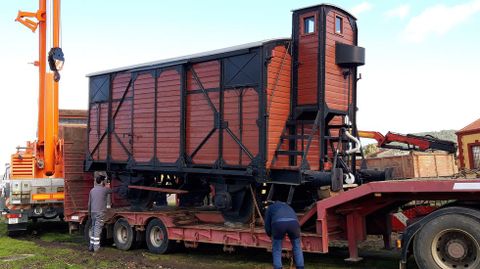 El vag�n cedido a la bodega, en el momento de salir del museo