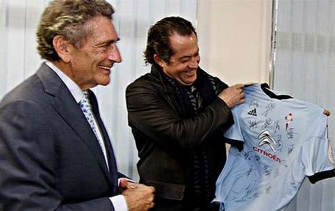Mouriño con Juan Carlos Escotet, la referencia de Abanca, en una visita institucional al club.