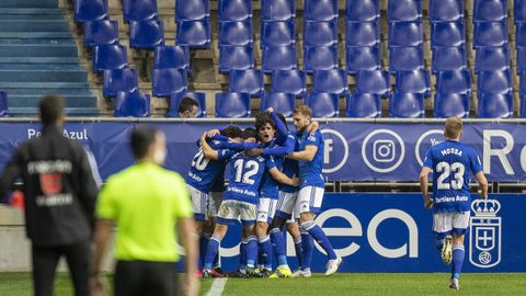 gol Nieto Real Oviedo Lugo Carlos Tartiere.Los futbolistas del Real Oviedo celebral el gol de Nieto ante el Lugo en el Carlos Tartiere