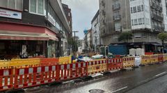 Imagen del cruce de O H�rreo con G�mez Ulla, donde se est� construyendo un paso sobreelevado de prioridad para peatones.