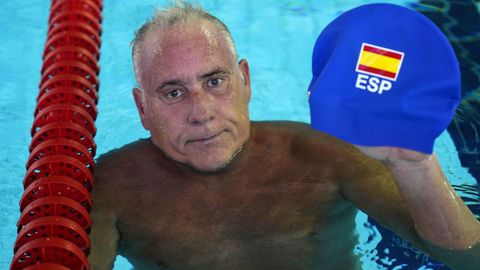 David L�pez Zubero ha batido este viernes en Oviedo tres r�cords nacionales en el Campeonato de Espa�a de Veteranos.