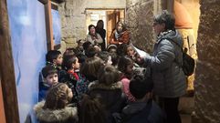Un grupo de escolares del colegio Rosala de Castro de Xinzo visitaron Sandis