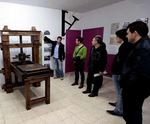 La reproducci�n en madera de la imprenta de Gutenberg
