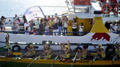 Amegrove ondea la bandera de Reganosa del 2015 en Mugardos