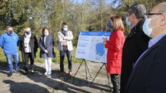 La conselleira �ngeles V�zquez, visitando a finales de octubre los terrenos sobre los que se ha proyectado la construcci�n de un pol�gono industrial en Pontecesures