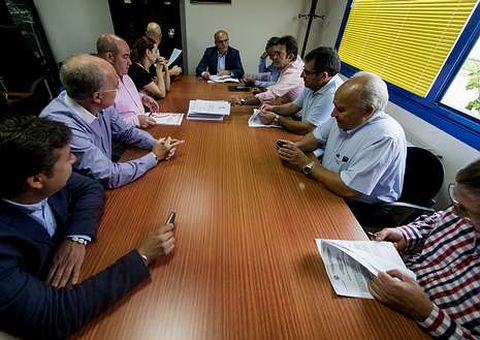 Jos� Manuel Baltar, presidiendo el pleno del consorcio de Ver�n. 