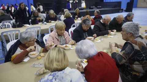 Degustacin de las raciones distribuidas por el Da de Narn.
